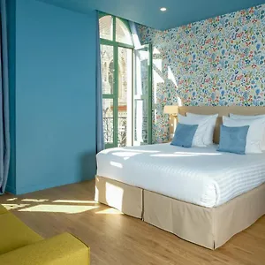 Du Centre, Un Ammi Otel